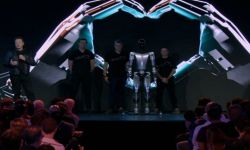 "يقوم بكل شيء".. إيلون ماسك يكشف عن روبوت إنسان من جيل جديد